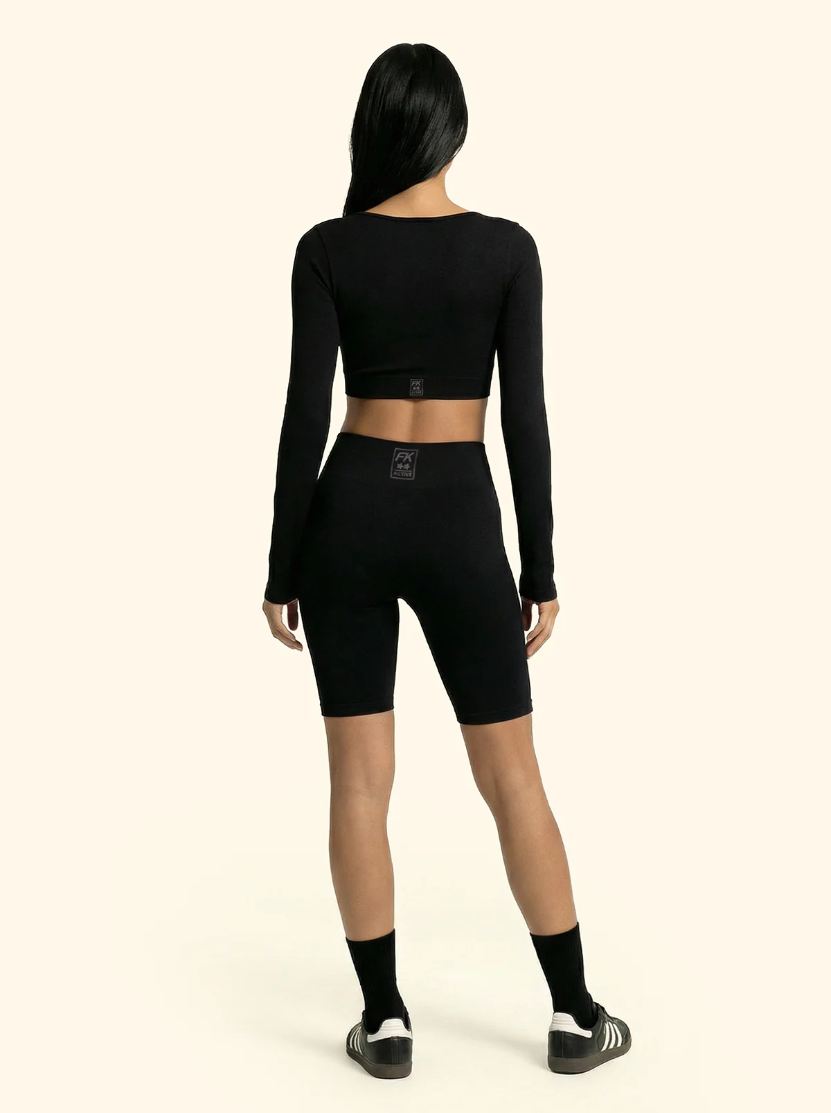 T-Shirt Crop Seamless F**K Nera 05SM02-BK - Image 3
