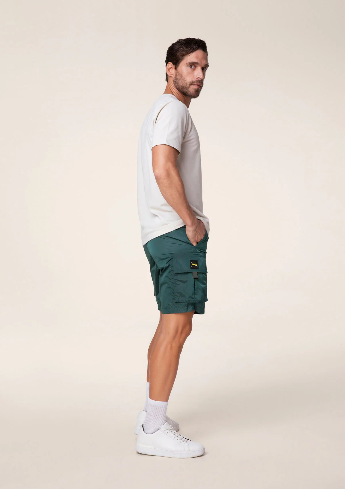 T-SHIRT CON TASCHINO - Image 2