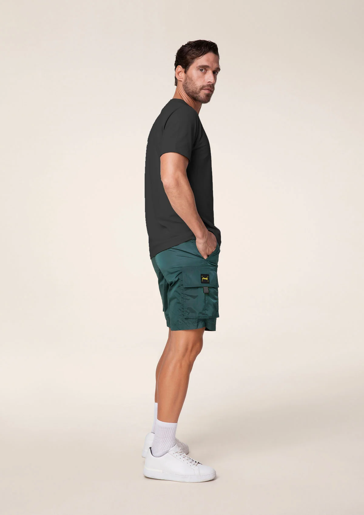T-SHIRT CON TASCHINO - Image 2